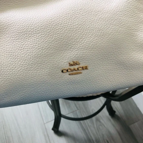 Coach Pebble Leather Chalk  Bag with Gold Chain - Picture 3 of 10